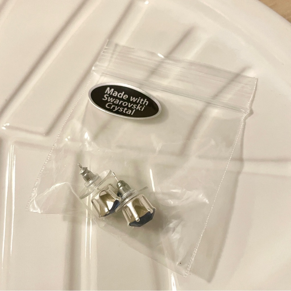 Sapphire Blue Stud Earrings Made with Swarovski Crystals Silver Overlay NWOT - Picture 5 of 5